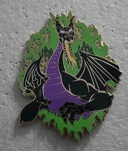 Disney Shopping 2010 Maleficent Dragon Green Flames Sleeping Beauty LE 300 Pin - Picture 1 of 2
