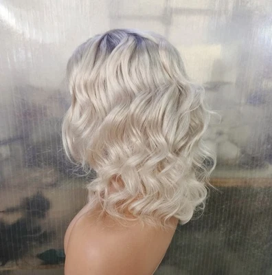 Peluca corta Ombre platino rubia ondulada 13x4 frente de encaje pelucas de cabello humano Foto 1 de 4