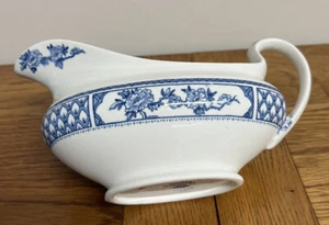 Johnsons Bros Blue & White China Gravy Boat pattern The Exeter Vintage English - Picture 1 of 9
