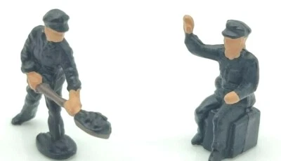 TRIANG HORNBY OO GAUGE STEAM TRAIN DRIVER & FIREMAN PAINTED DETAILED FIGURES