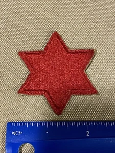Parche Estrella Roja de 6 puntas del Ejército de los Estados Unidos 6a División de Infantería Era Segunda Guerra Mundial INV3748 - Imagen 1 de 3