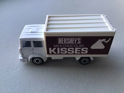 Vintage CORGI White/Brown Hershey's Milk Chocolate Kisses Box Delivery Truck - Изображение 1 из 4