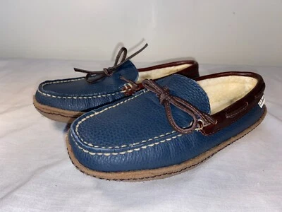 L.L. Zapatillas mocasín Bean para mujer de cuero azul aisladas - EE. UU. 6 Foto 1 de 4