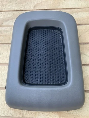 2003-2007 Chevy Silverado Tahoe Suburban Yukon Center Console Lid Gray Chevrolet - Image 1 of 4