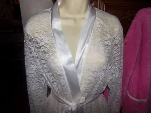 Never Worn APT.9 White Lacy Robe Satin Trim Size XL - Picture 1 of 3