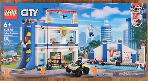 LEGO CITY 60372 Police Training Academy Obstacle Course 823 Pieces NIB Date 2023 - Picture 1 of 7