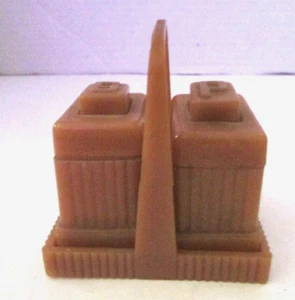 Vintage Carvanite Salt & Pepper Shakers Set With Handles 1950s - Picture 1 of 9