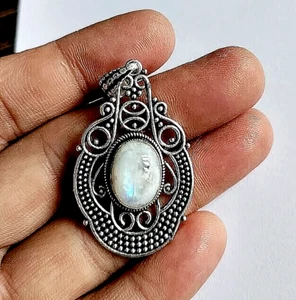 Natural Rainbow Moonstone 925 Silver Plated Loose Stone Vintage Pendant Charm - Picture 1 of 3
