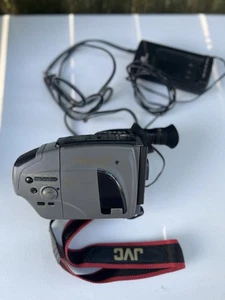 JVC Compact VHS Videomovie GR-AX25U Camcorder (powers up white screen) parts ! - Picture 1 of 5