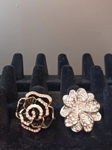 2 Rhinestone Flower Cocktail Rings, SOHI Black Enamel + Unknown Silver-tone - Picture 1 of 9