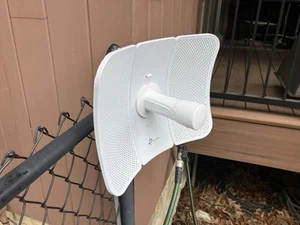 TP-Link CPE710 | 5GHz AC 867Mbps Long Range Gigabit Outdoor CPE PtP directional - Afbeelding 1 van 4
