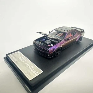 Modelo de coche deportivo Dodge SRT Hellcat Muscle SH 1:64 degradado púrpura - Imagen 1 de 8