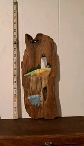 Vintage handbemalte Maine Leuchtturmszene auf natürlichem Treibholz ~ rustikal ~ Dekor  - Bild 1 von 4