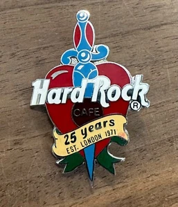 Hard Rock Café London 25 Years Est 1971 Heart & Dagger HRC Hat Lapel Pin - Picture 1 of 2