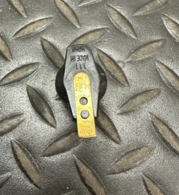 Rotor distribuidor Bosch - 04 098/ 04098 - Se adapta a Mazda B1600 y 1200 70-73 Foto 1 de 4