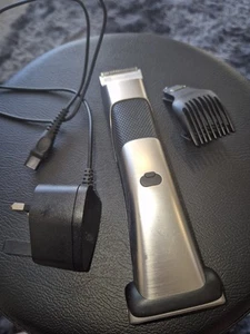 Philips Series 7000 Showerproof Body Groomer and Trimmer - BG7025/13 - Picture 1 of 13