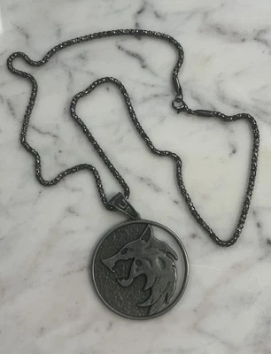 Collar The Witcher Geralt Cabeza de Lobo Colgante Cadena Medallón Caza Salvaje Foto 1 de 2