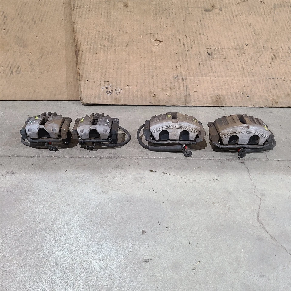 05-13 Corvette C6 Pbr pinças de freio dianteiro e traseiro conjunto base modelo Aa7411 - Imagem 1 de 4