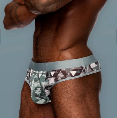 MALE POWER SEAMLESS SHEER PRINTS THONG - Image 1 of 4