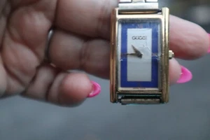 Gucci 2600 M Watch Quartz 19.1mm Women's WhitexBlue Dial Swiss Made Rectangle - Picture 1 of 4