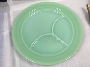 Placa de jadeíta verde vintage dividida. 3 secciones 9 5/8" Fire King. 2 disponibles - Imagen 1 de 5