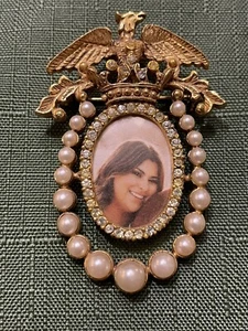 Vintage Florenza verzierte Bilderrahmen Anstecknadel Brosche Kunstglasperlen & Diamanten - Bild 1 von 10