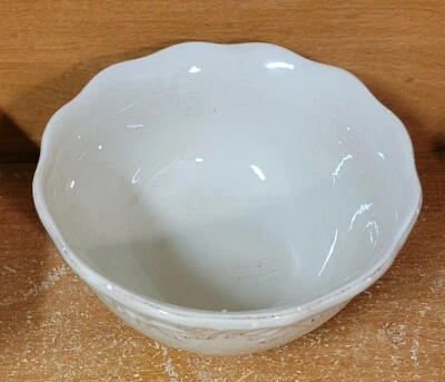 PTS / 222 Quinto PETITE FLORAL Sopa / Tazón de Cereal, 5 3/4" x 2 5/8", Festoneado Foto 1 de 4