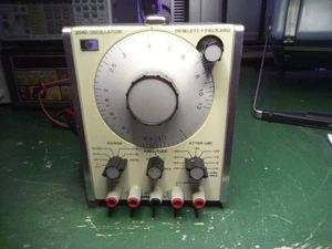HP 402d Sine Wave Oscillator - Picture 1 of 7