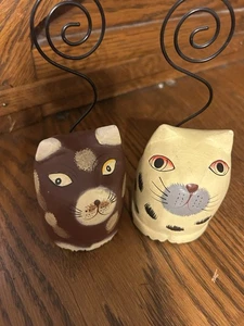 JUEGO DE DOS LINDOS SOPORTES PARA FOTOS DE GATO ARTE POPULAR DE MADERA CON ENVÍO GRATUITO - Imagen 1 de 5
