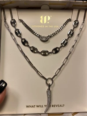 Bomb Party 2025 capas de lujo NK15085 Western Sparkle circonita cúbica chapado en plata precio de venta sugerido por el fabricante $178 Foto 1 de 4