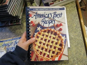 AMERICA'S BEST RECIPES 1995 HOMETOWN COLLECTION COOKBOOK spiral - LUD - Bild 1 von 2