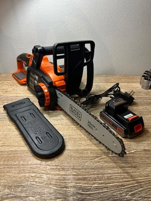 Black & Decker LCS1020 МАКС. 20 В литий-ионный аккумулятор 10 дюймов Аккумулятор и зарядное устройство для цепной пилы - Изображение 1 из 4