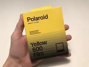 POLAROID YELLOW 600 Film - Black & Yellow Duochrome Film / Produktion von 2021 - Bild 1 von 3