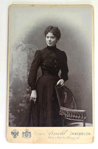 Antikes CVD Foto junge lächelnde viktorianische Frau Kleid Arnold Innsbruck Österreich - Bild 1 von 3