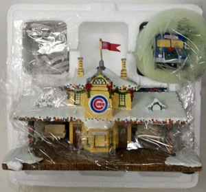 Vintage 2004 Hawthorne Christmas Village Collection Chicago Cubs Station  - Picture 1 of 6