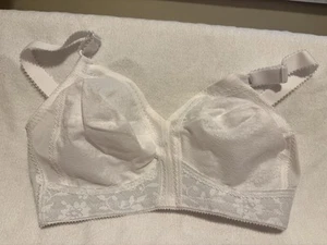 NWOT Playtex Size 34D Bra - Picture 1 of 2