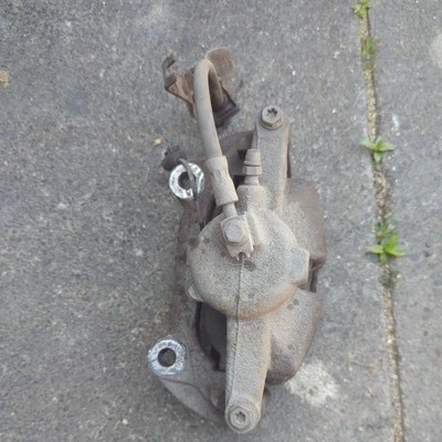 PINZA FRENO DELANTERO IZQUIERDO PASAJERO VOLKSWAGEN SHARAN MK2 7N 2.0 DIÉSEL 2013 Foto 1 de 4