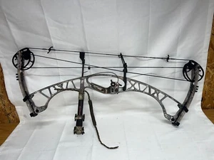 Hoyt Spyder 34 RH Camo 29-31/60-70- Used - Picture 1 of 9