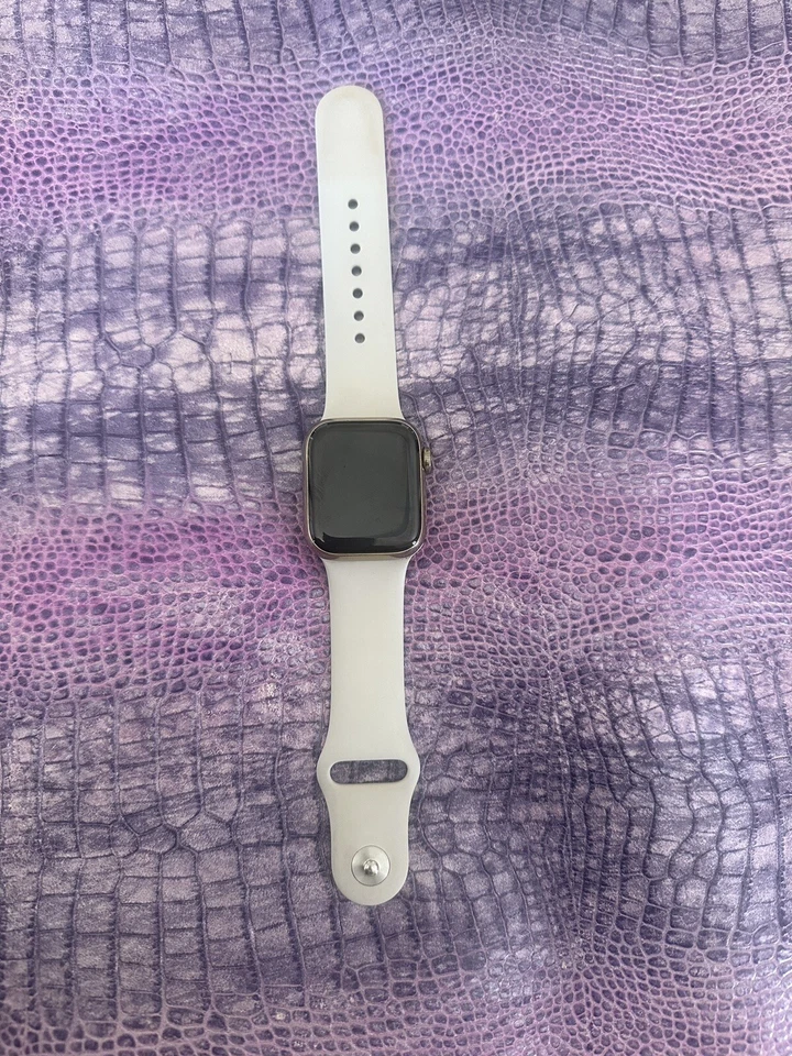 Apple Watch Series 7 41 mm dorado acero inoxidable caja cerámica con correa crema GPS Foto 1 de 4