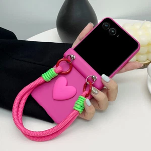 Funda protectora con bisagra con correa de muñeca Love Heart para Motorola Razr+2024 2023 40/50 Ultra - Imagen 1 de 15