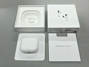 Écouteurs sans fil et étui de charge Apple Airpods 3ème génération MME73AM/A - Photo 1 sur 5