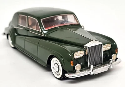 Rolls Royce Phantom V PW23 James Young 1967 Green Resin Model Car REPAIRS - Image 1 of 4