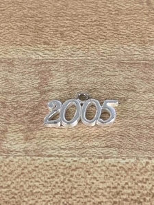 Kleiner Vintage Thailand Sterlingsilber "2005" Charm Anhänger - Bild 1 von 4