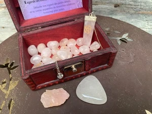 Coffret en Bois Runes Divinatoires Pendule pierre brute Quartz Rose, Galet - Imagen 1 de 7