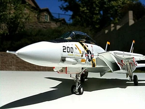 Calibre Wings F-14A Tomcat USN FV-84 Jolly Rogers, AJ200, USS Nimitz, 1977 1:72 - Picture 1 of 13