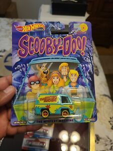 Hot Wheels Premium Scooby-Doo! 50 Years - The Mystery Machine. NEW