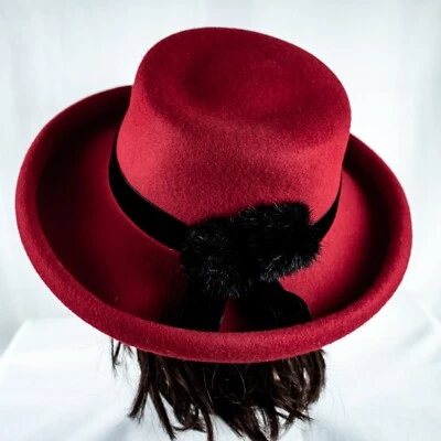 Sombrero Bowler AMANDA SMITH Italia Rojo Negro Terciopelo Borde Lana De Colección Mujer Talla M 7 Foto 1 de 4