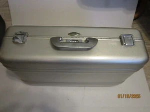 Halliburton Zero Aluminium Kameratasche 21x14x7 mit Zahlenschloss - Bild 1 von 7