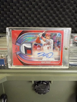 2025 Bowman Chrome Mike Trout нашивка с автографом красная /5 - Angels - Изображение 1 из 3