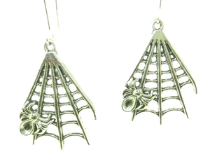 New Large, Beautiful SPIDER in Web Silver-tone Drop Dangle Earrings 2" Long - Picture 1 of 3